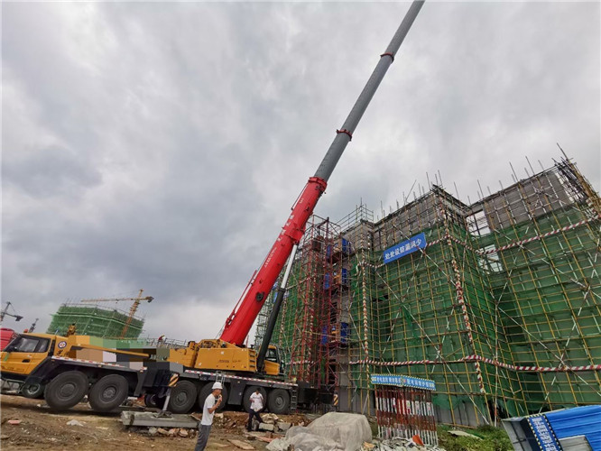 平川区吊车租赁需要注意事项