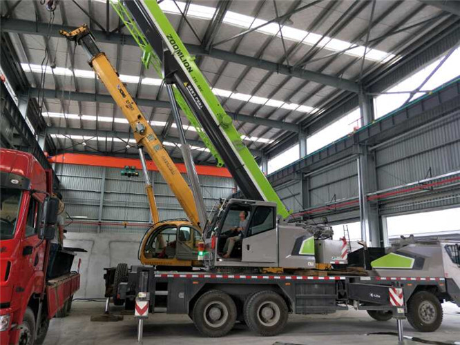 平川区高空车出租需要注意哪些安全事项？